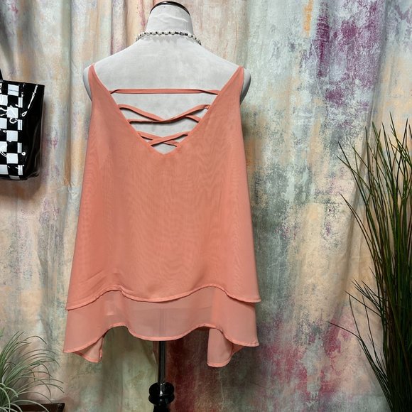 πRegna X / John F Gee Two Tank Tops one with a sexy back - Picture 2 of 16